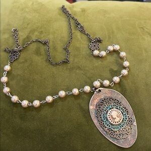 Vintage Style Pendant Necklace with Pearls